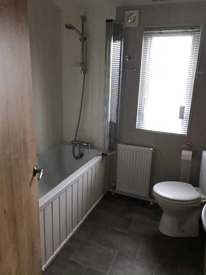 8 Birth Lodge On Cayton Bay Holiday Park Scarborough Ngoại thất bức ảnh