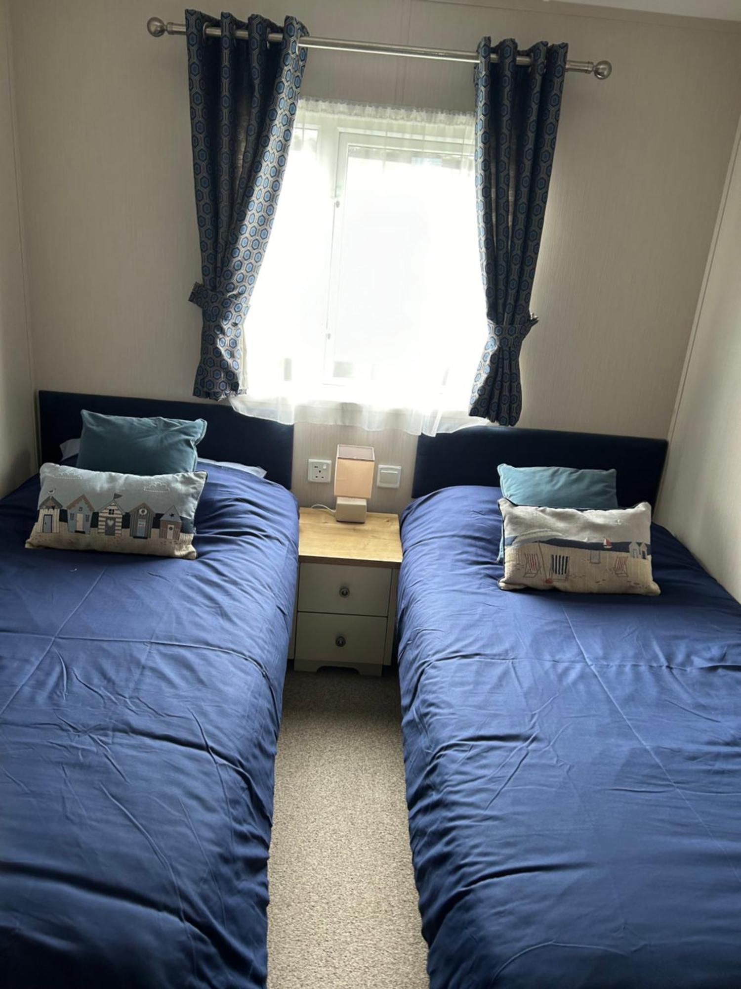 8 Birth Lodge On Cayton Bay Holiday Park Scarborough Ngoại thất bức ảnh